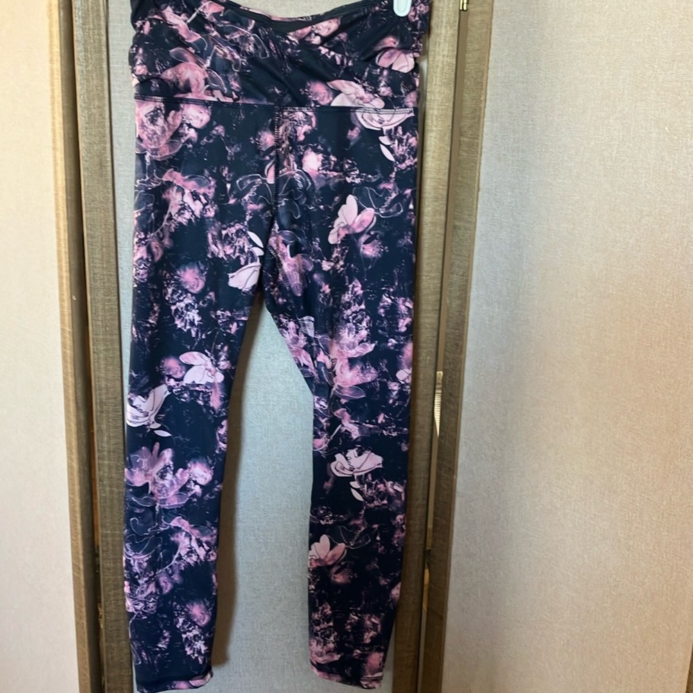 FINAL MARKDOWN Dip  Floral Leggings High Waist Performance small